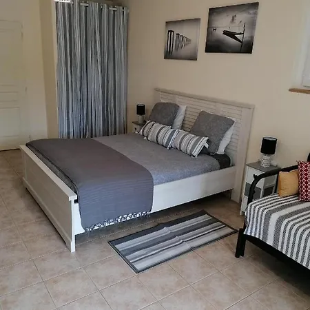 Hotes De L'isle בית הארחה Saint-Medard-de-Mussidan