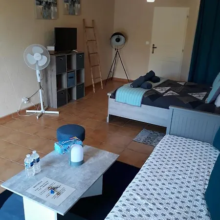 Hotes De L'isle